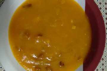 Caldo de cenoura com gengibre