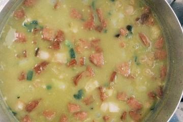 Caldo de ervilha seca