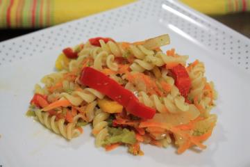 Macarrão com legumes