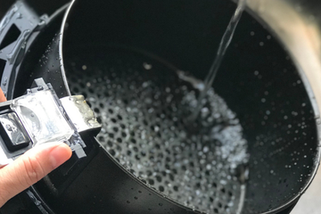 Diego Fernández, engenheiro químico: “Bicarbonato de sódio e água quente, a chave para limpar a airfryer”