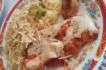 Filé de frango à parmegiana