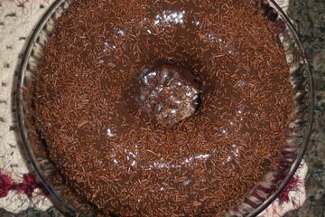 Bolo úmido de chocolate