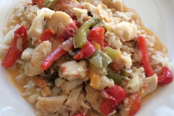 Moqueca de postas de peixes e camarões (sem azeite de dendê)