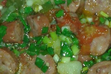 Calabresa com batata na panela de pressão