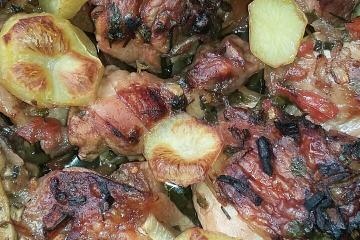 Frango assado com batatas