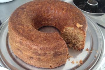 Bolo de maçã, aveia e canela