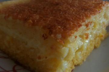 Bolo de fubá cremoso