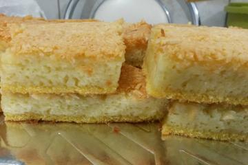 Bolo de fubá cremoso