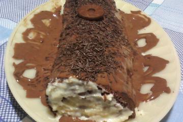 Rocambole de chocolate com coco