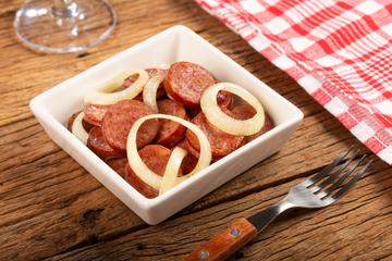 Linguiça toscana acebolada