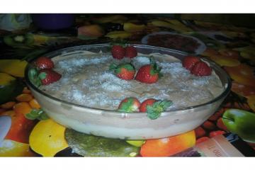 Pavê de morango com creme de chocolate