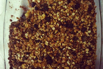 Torta integral de maçã e granola