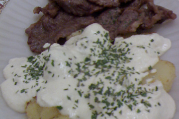 Filé aos 4 queijos com batata Sauté