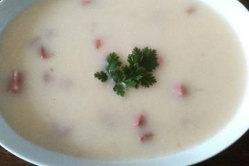Sopa de batata simples com calabresa