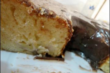 Bolo de Banana com cobertura de Brigadeiro