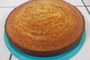 Bolo de aipim com farinha de trigo