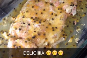 Salmão ao molho de maracujá