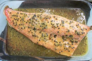 Salmão ao molho de maracujá