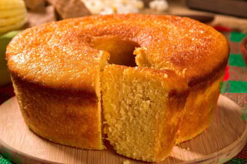 Bolo de fubá simples