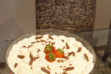 Pavê de chocolate com morangos