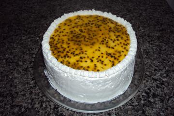 Bolo delicioso de mousse de maracujá