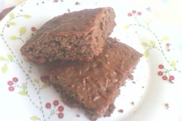 Bolo de açaí e nozes