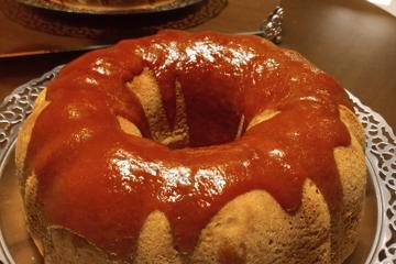 Bolo de fubá com goiabada fácil
