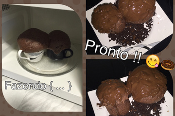 Bolo de chocolate de xícara