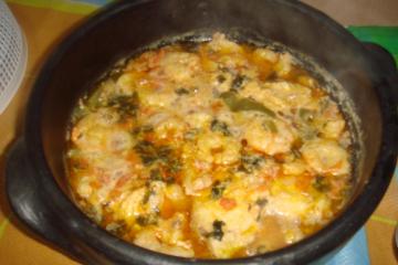 Moqueca de peixe ao molho de camarão