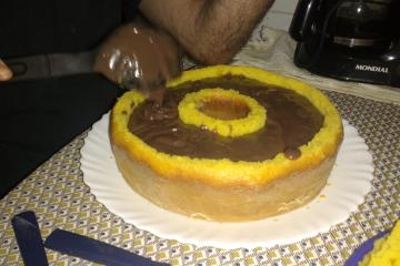 Bolo de cenoura com brigadeiro trufado Receita por Cozinha da Déa - Cookpad