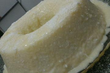 Bolo de tapioca cremoso (não vai ao forno)