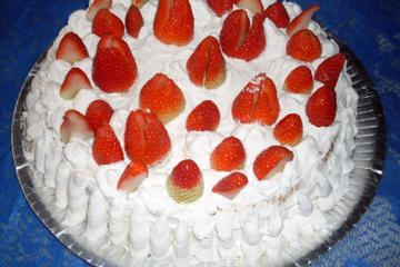 Torta de morango com chantilly