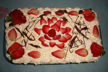 Pavê de chocolate com morangos