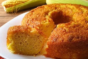 Essa é a receita do bolo de milho do TudoGostoso que nunca dá errado e é sucesso absoluto entre os leitores!