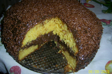 Bolo de cenoura recheado