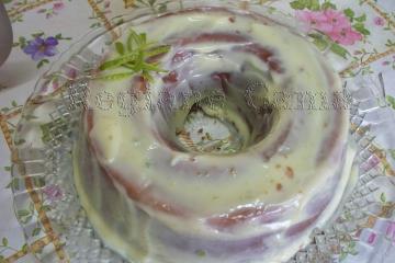 Bolo de gelatina de limão