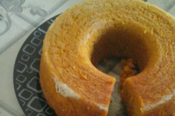 Bolo cremoso de cenoura