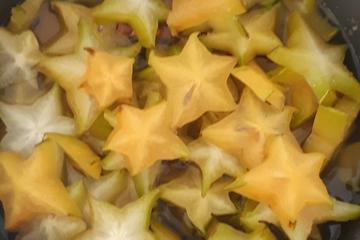 Doce de carambola em caldas