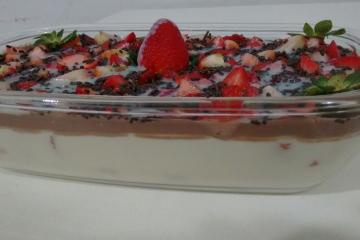 Sobremesa chococreme com morango