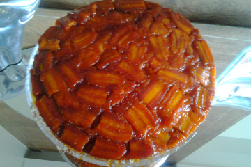 Torta de banana caramelizada