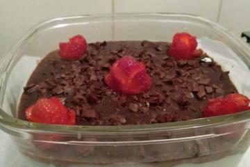 Sobremesa chococreme com morango