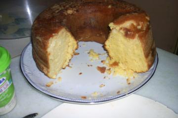 Bolo de coco com leite condensado