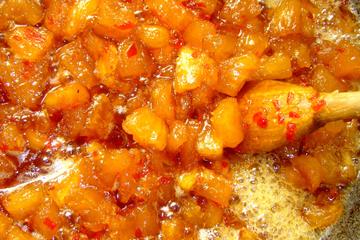 Abacaxi caramelizado com pimenta