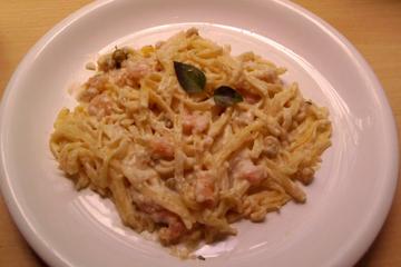 Macarrão ao molho branco com camarão