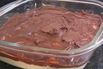 Doce sedução morango e chocolate meio amargo