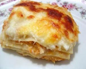 Lasanha cremosa de frango
