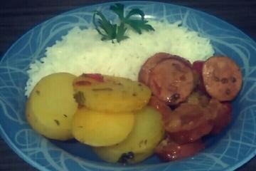 Calabresa com batata na panela de pressão