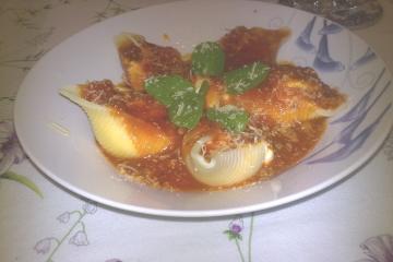 Conchiglione de camarão com cream cheese