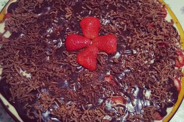Pavê de chocolate com morangos