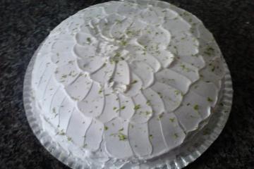 Bolo de limão com chantilly